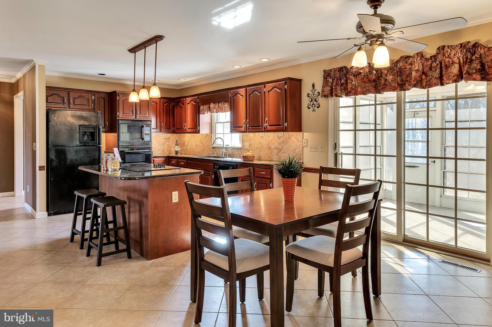 HUNTERS CROSSING - Residential