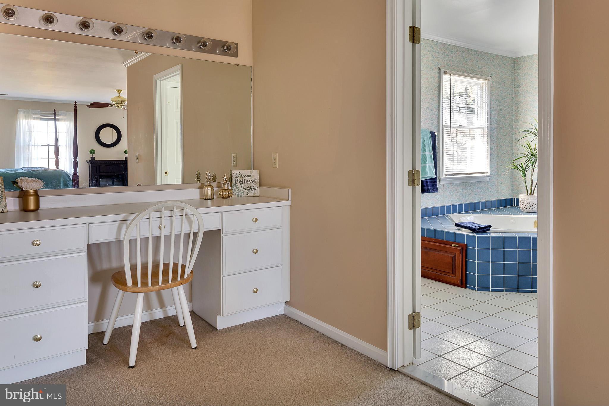 HUNTERS CROSSING - Residential