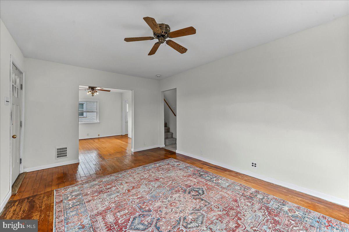 VILLAGE GREEN - Residential