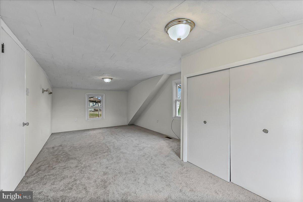 VILLAGE GREEN - Residential