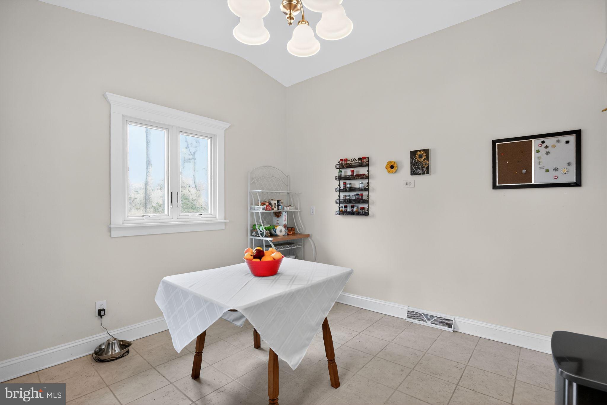 BRETON BAY ESTATES - Residential