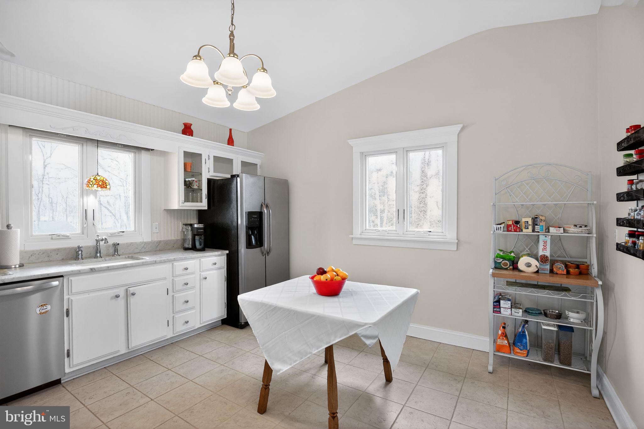 BRETON BAY ESTATES - Residential