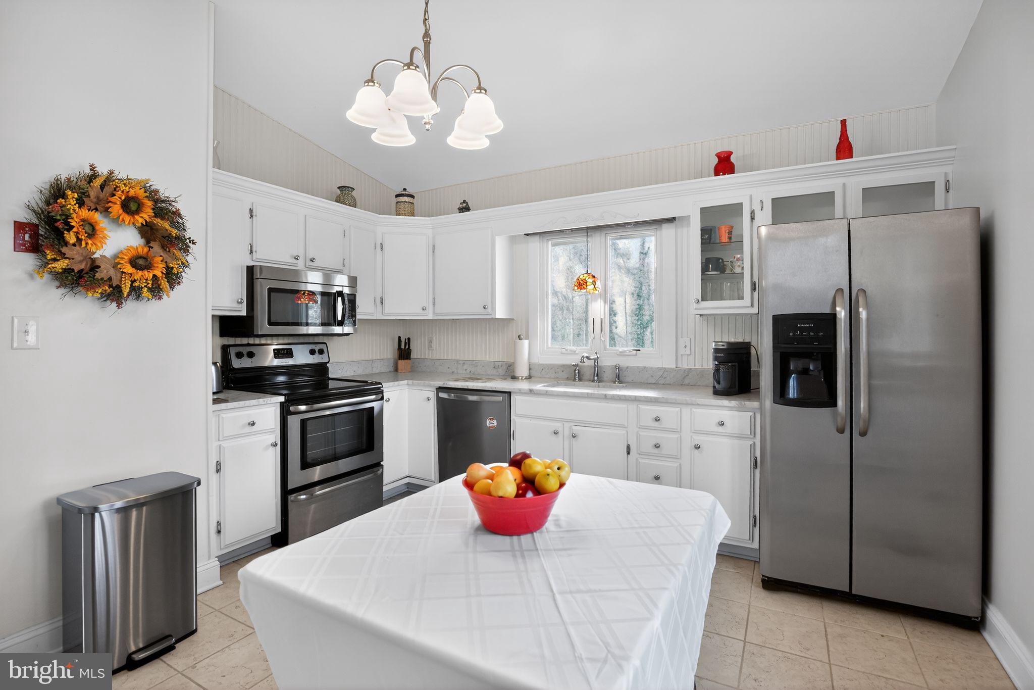 BRETON BAY ESTATES - Residential