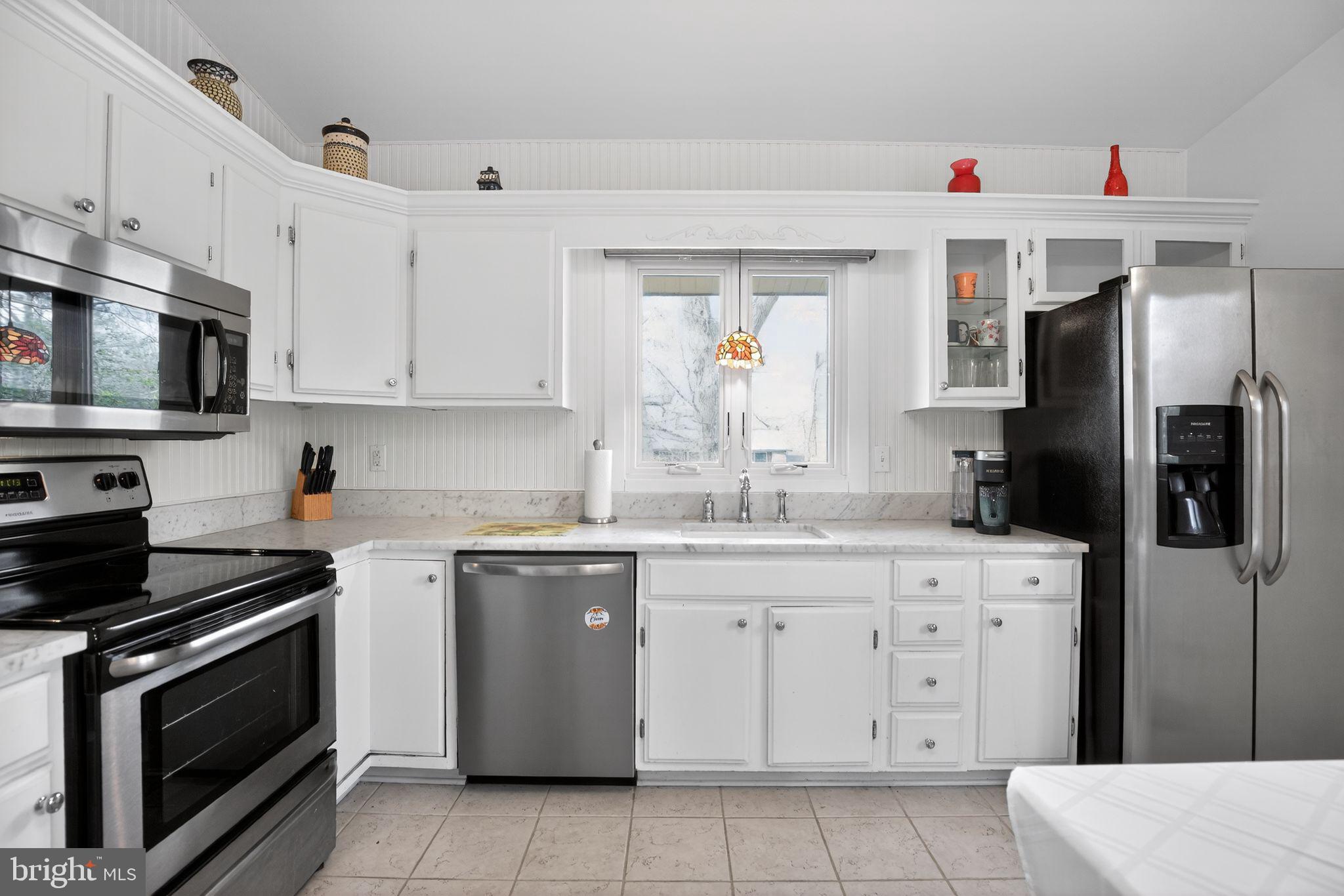 BRETON BAY ESTATES - Residential