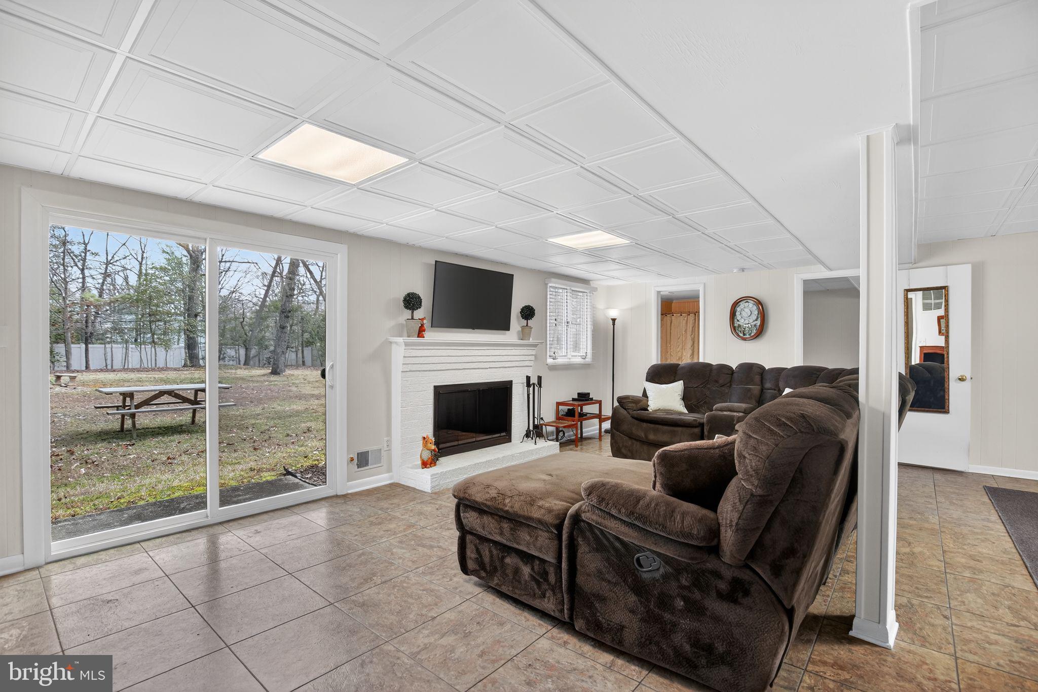 BRETON BAY ESTATES - Residential