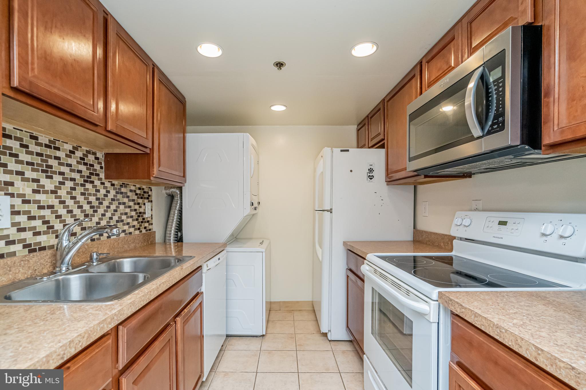 HIGHPOINTE - Residential