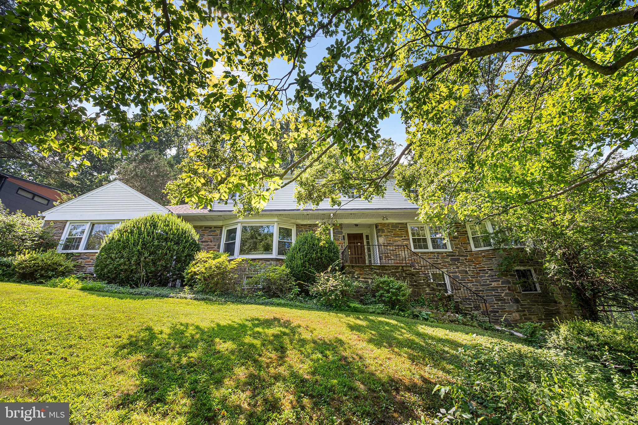 612 MANAYUNK ROAD