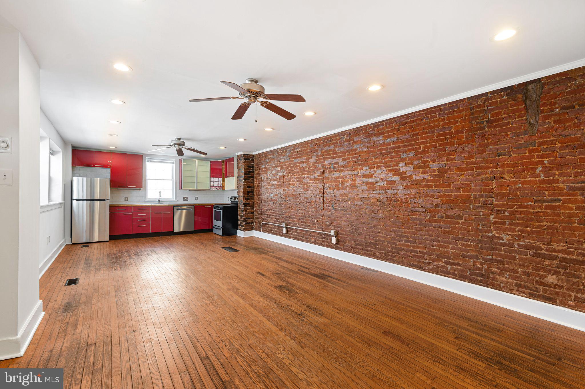 368 DALY STREET