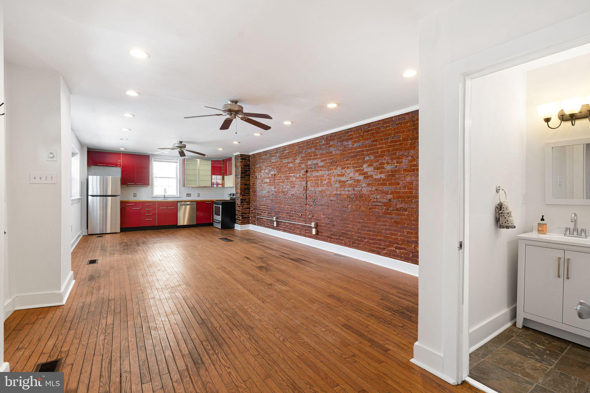 368 DALY STREET