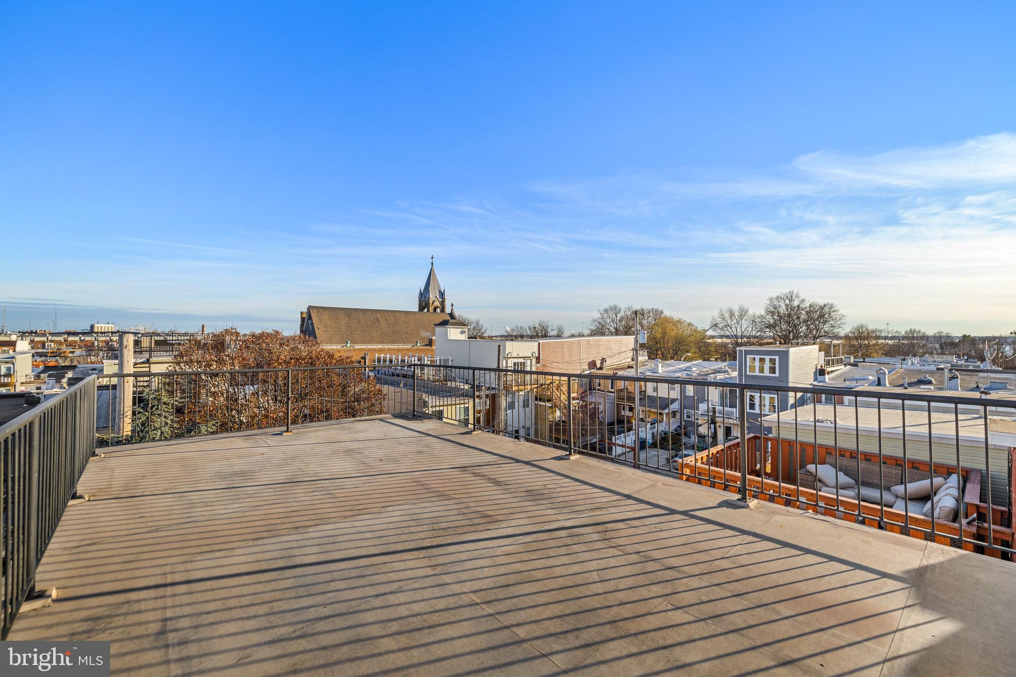 LOCUST POINT - Residential