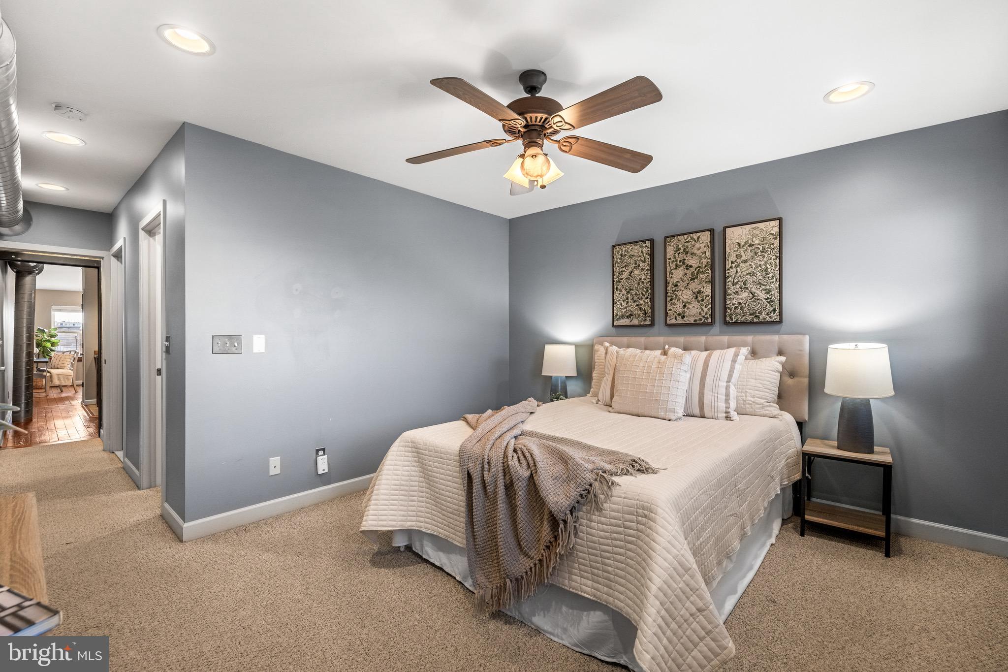 LOCUST POINT - Residential