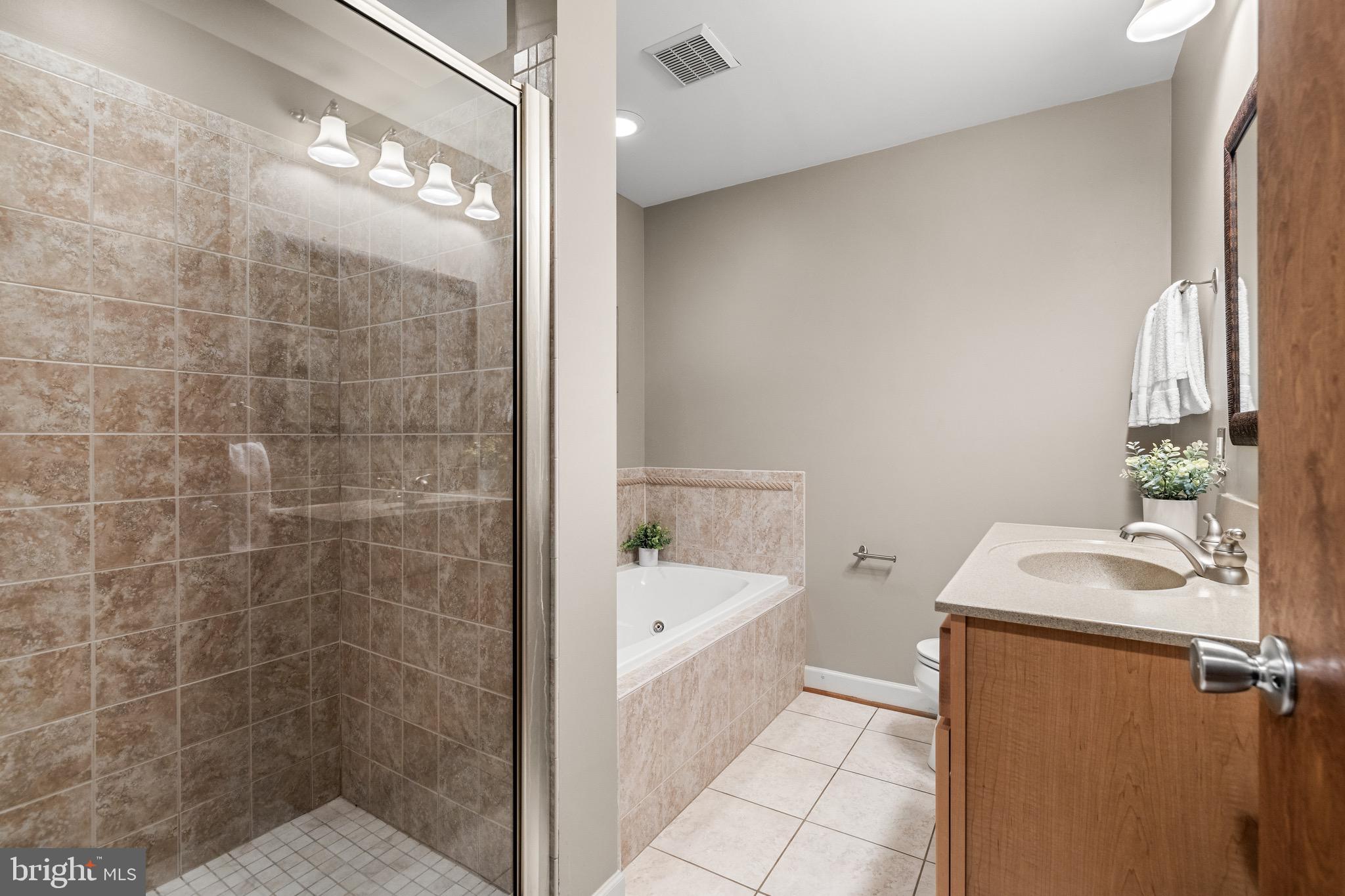 LOCUST POINT - Residential