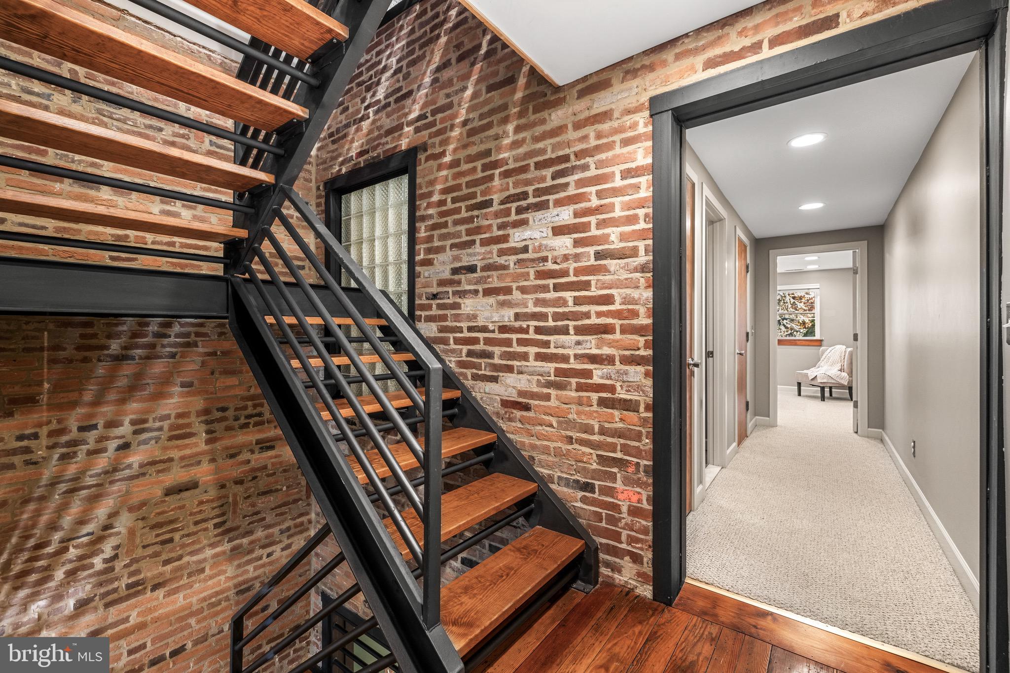 LOCUST POINT - Residential