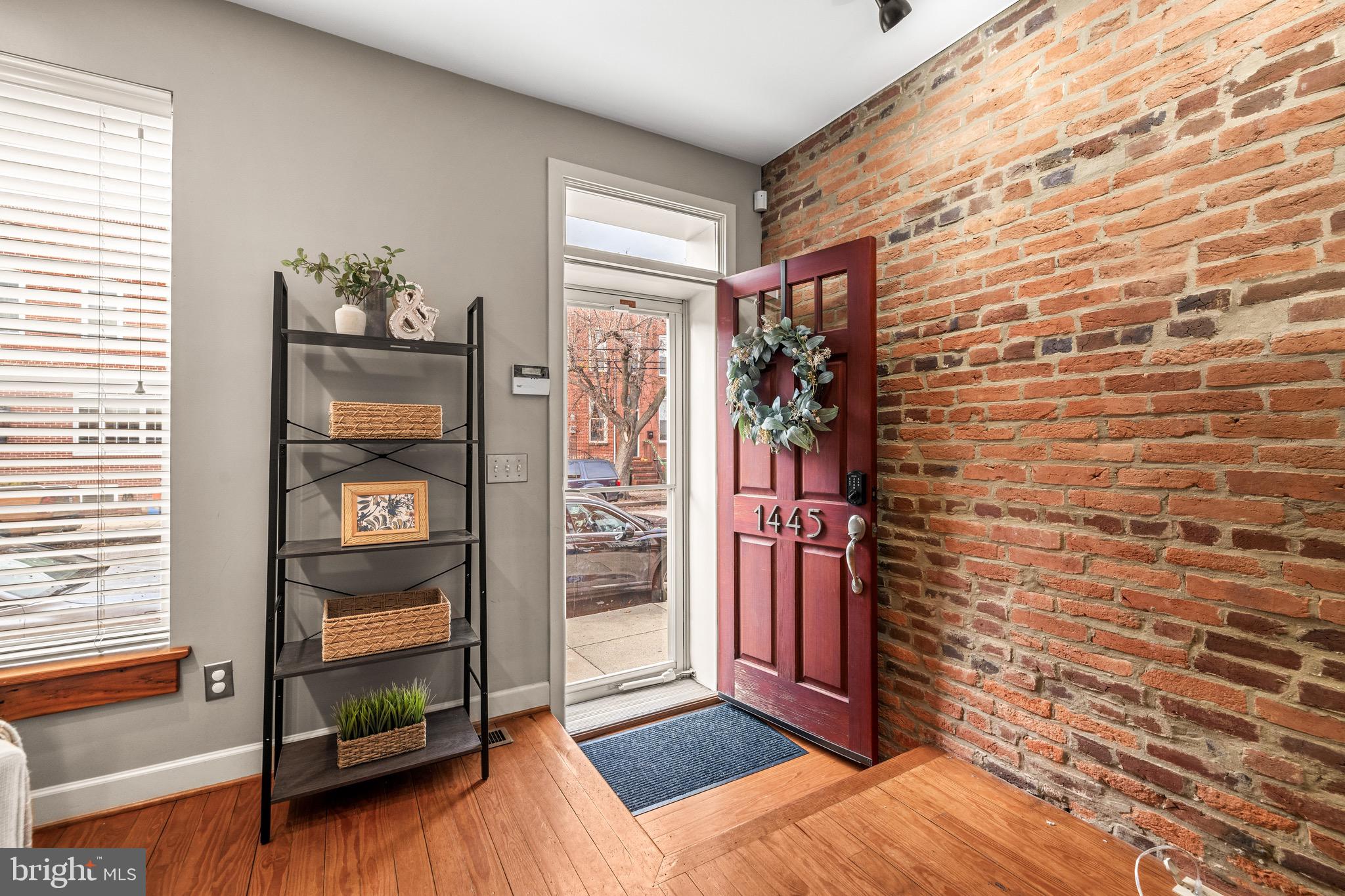 LOCUST POINT - Residential