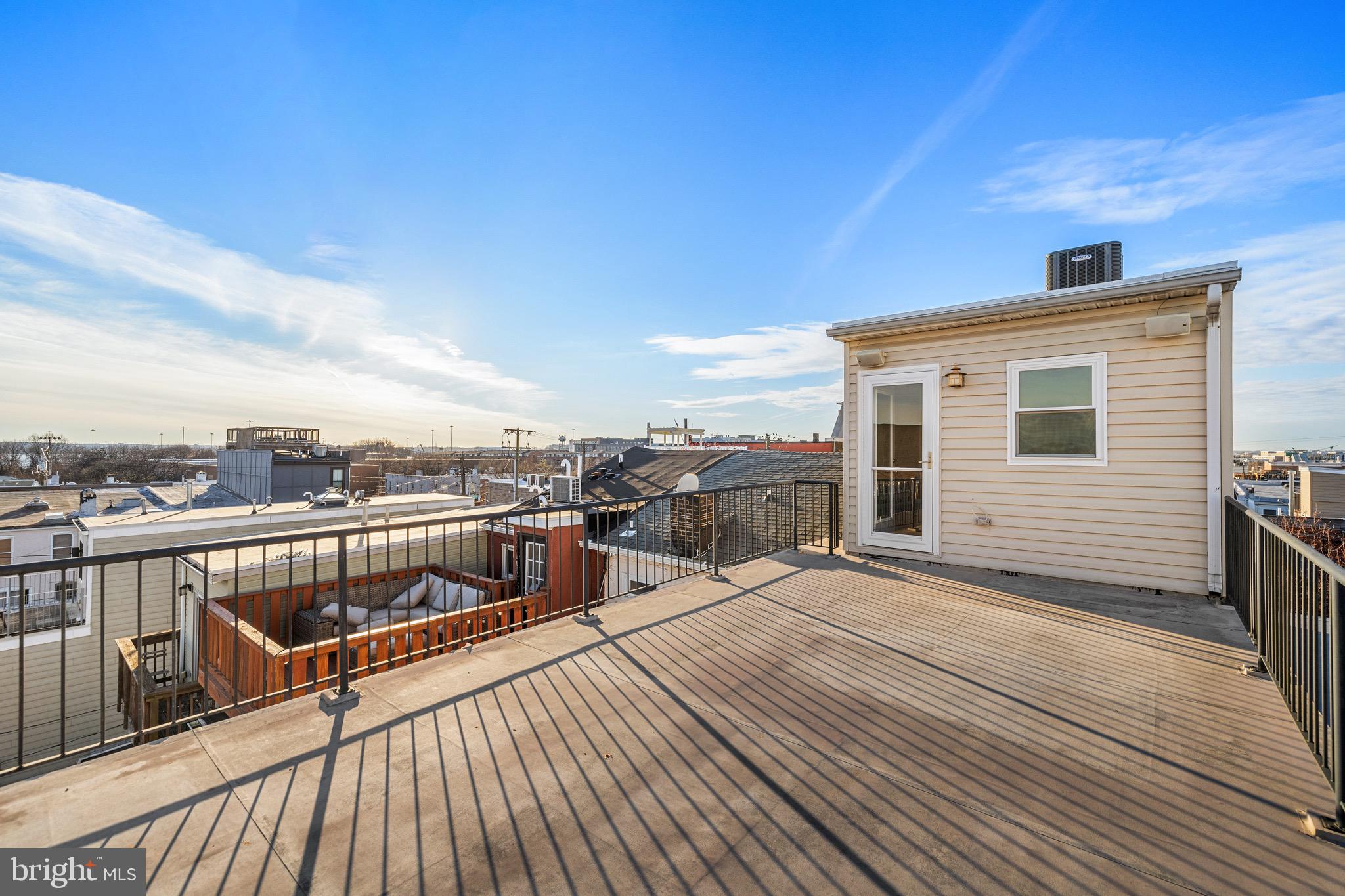 LOCUST POINT - Residential