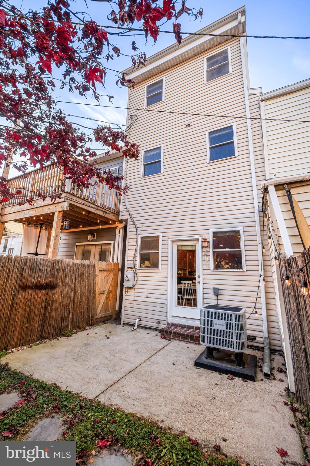 LOCUST POINT - Residential