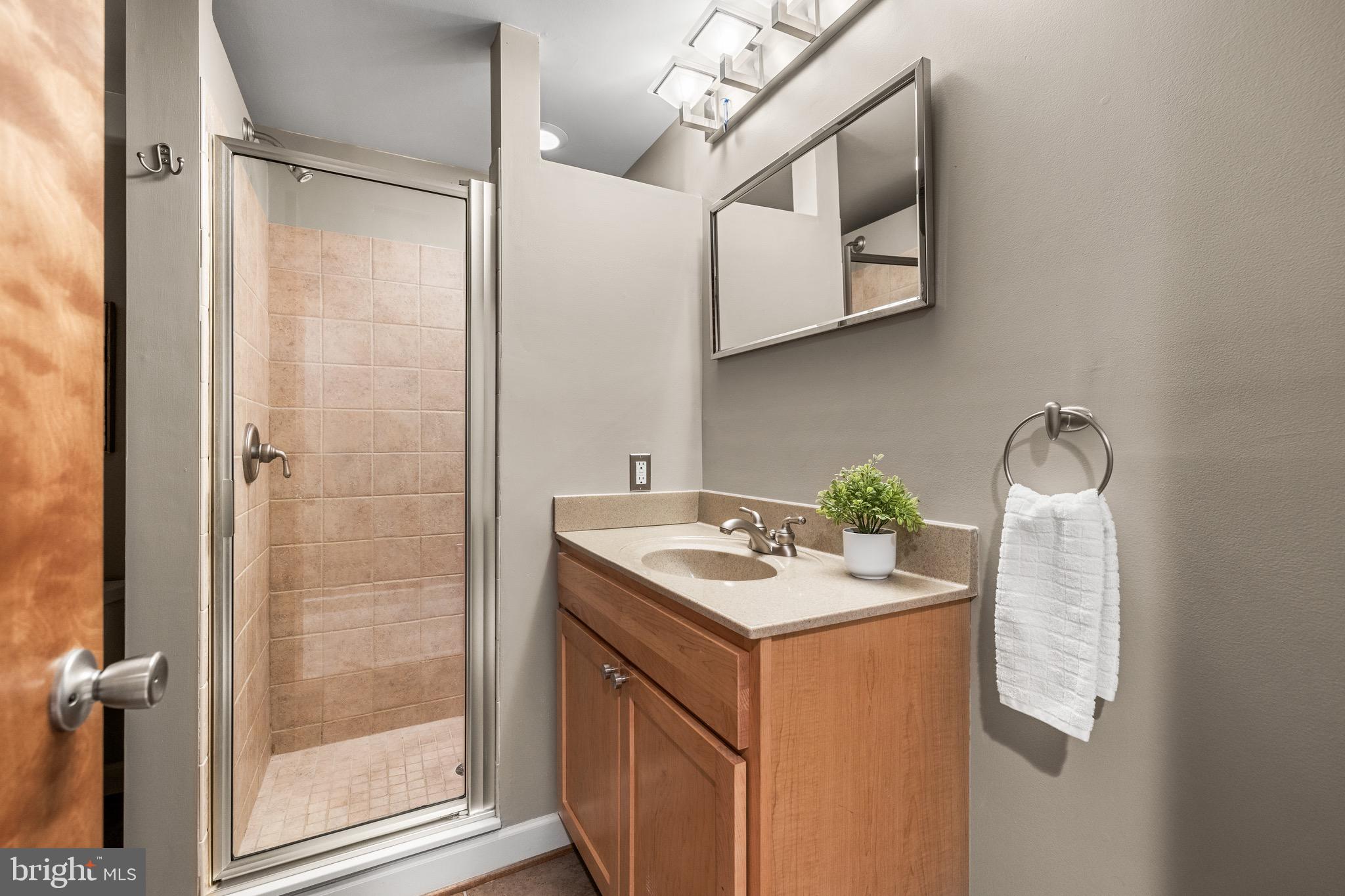 LOCUST POINT - Residential