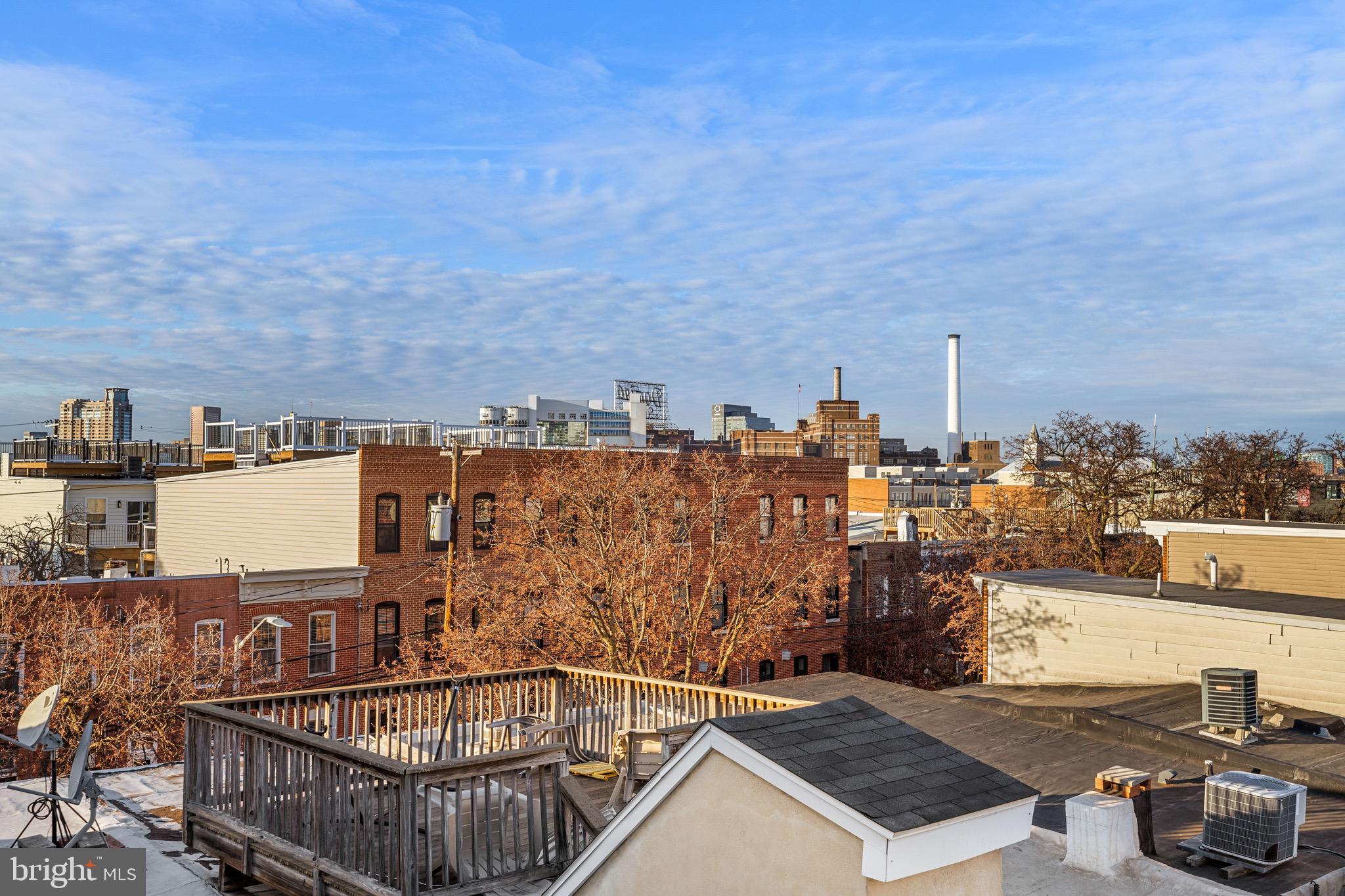 LOCUST POINT - Residential