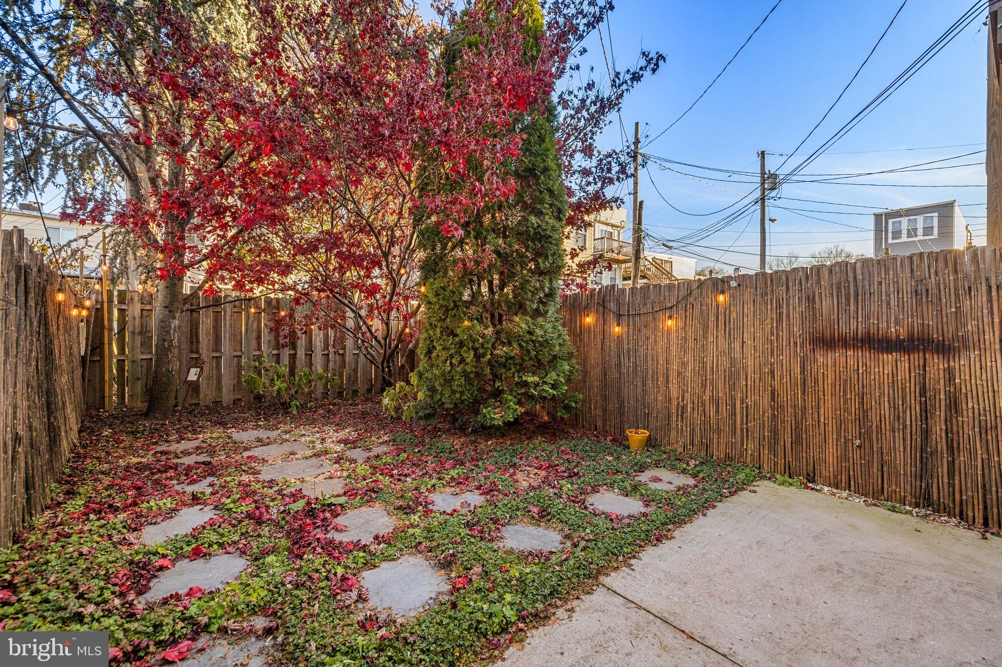 LOCUST POINT - Residential