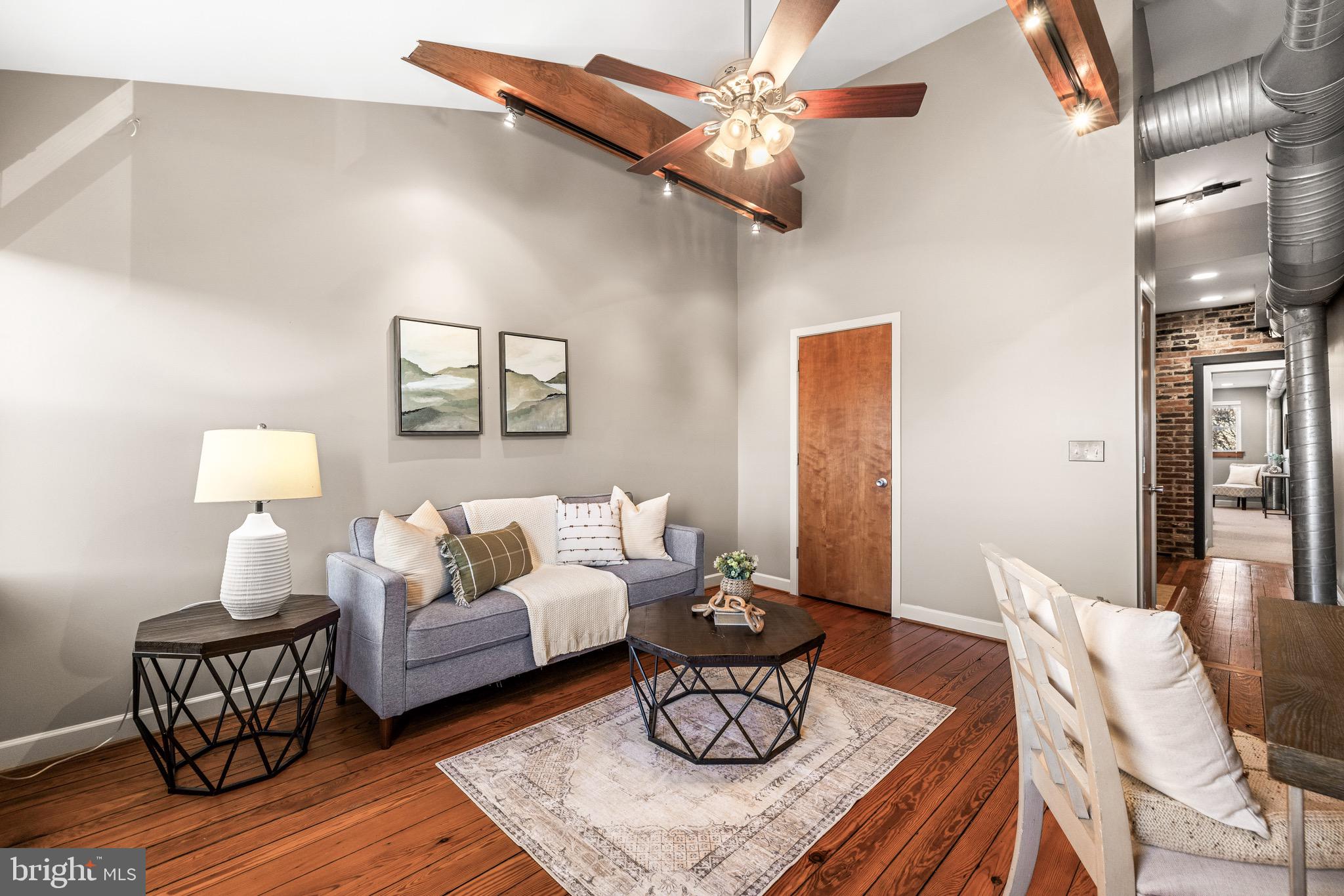 LOCUST POINT - Residential