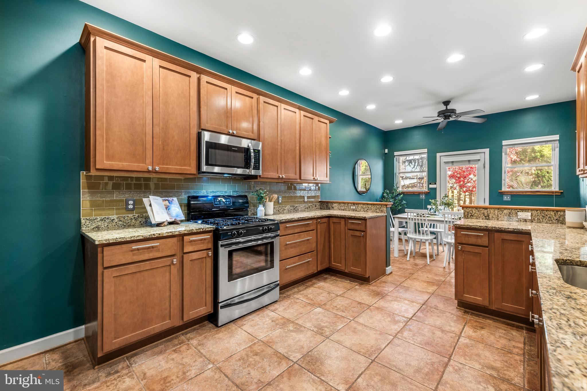 LOCUST POINT - Residential