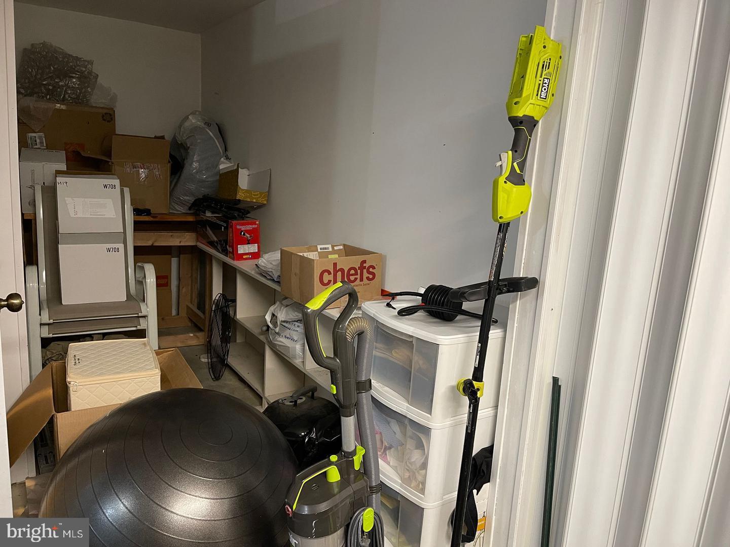 RESTON - Residential Lease