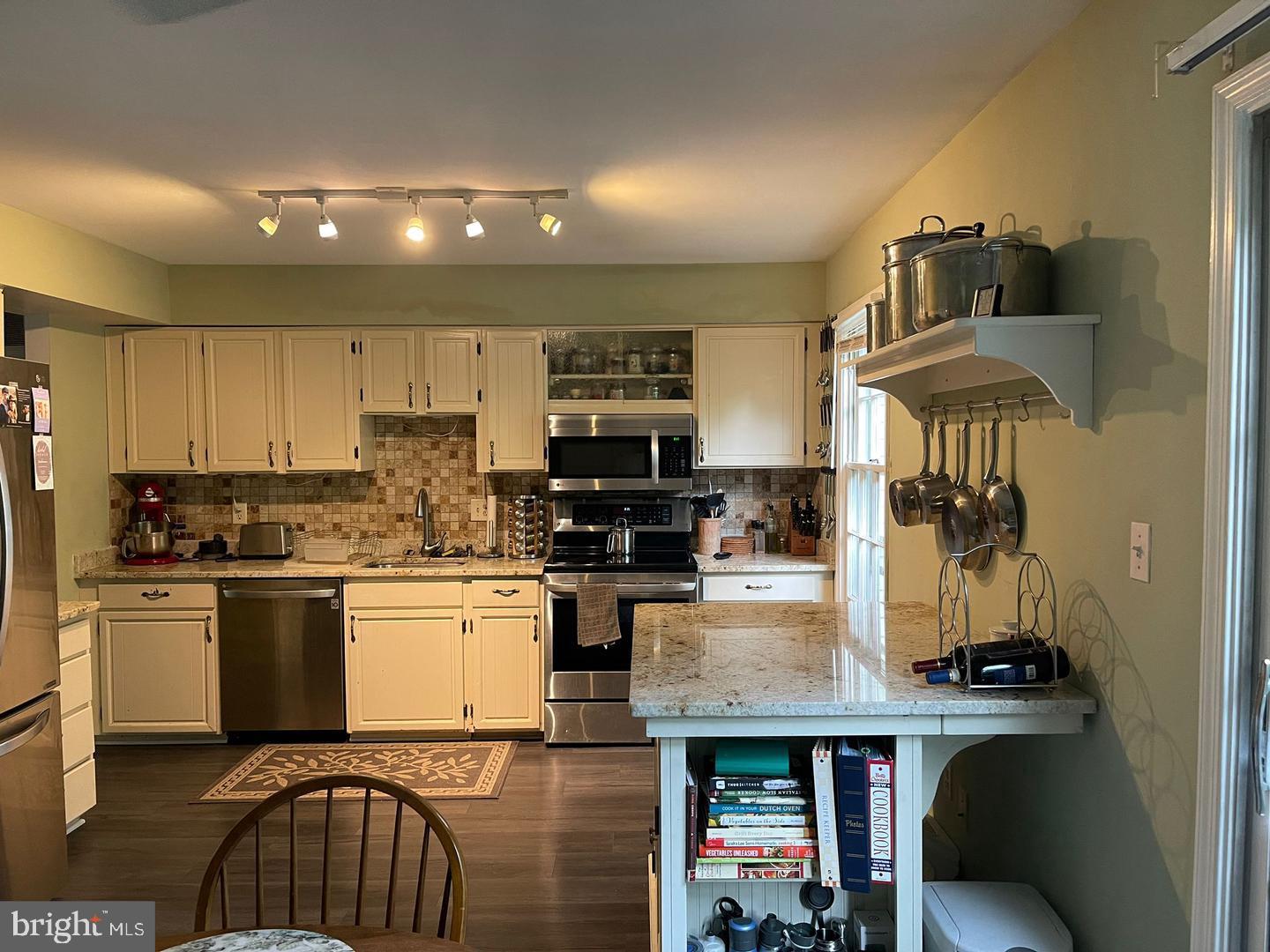 RESTON - Residential Lease