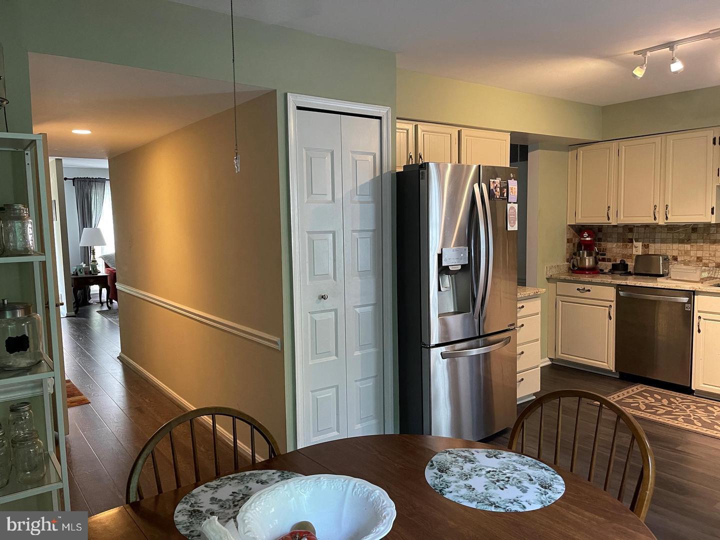 RESTON - Residential Lease