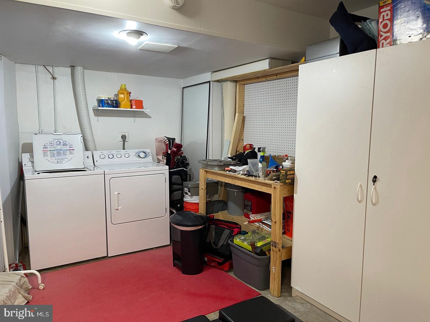 RESTON - Residential Lease