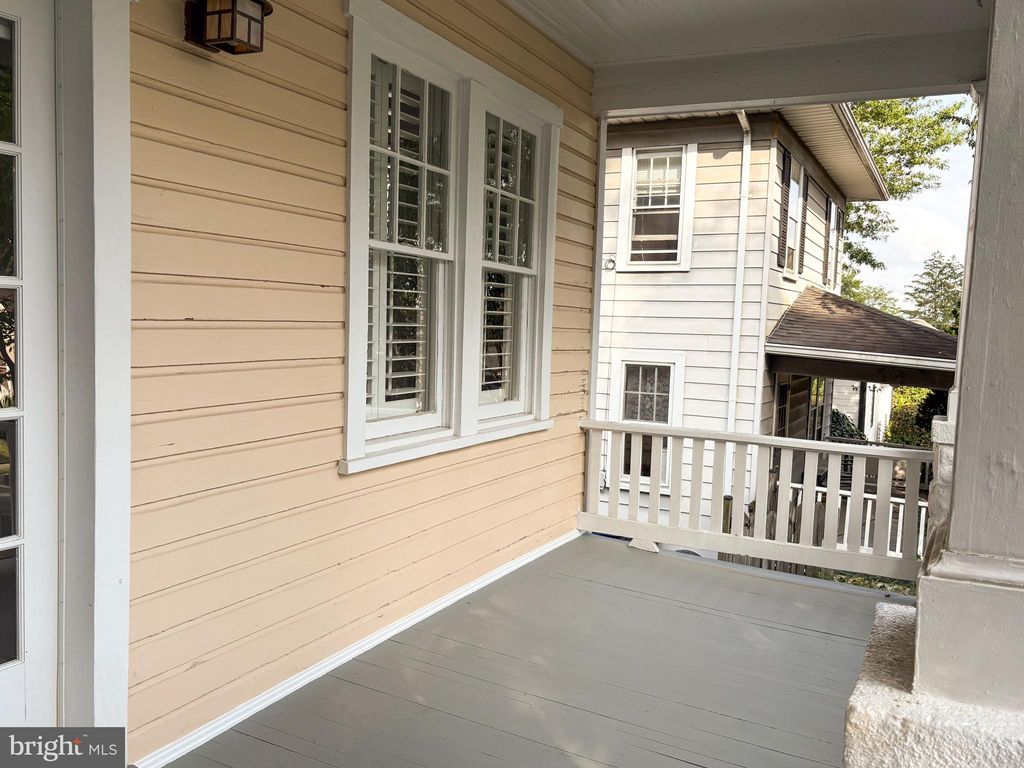 Photo of 27 W Wyatt Avenue, ALEXANDRIA, VA 22301 (MLS # VAAX2051368)