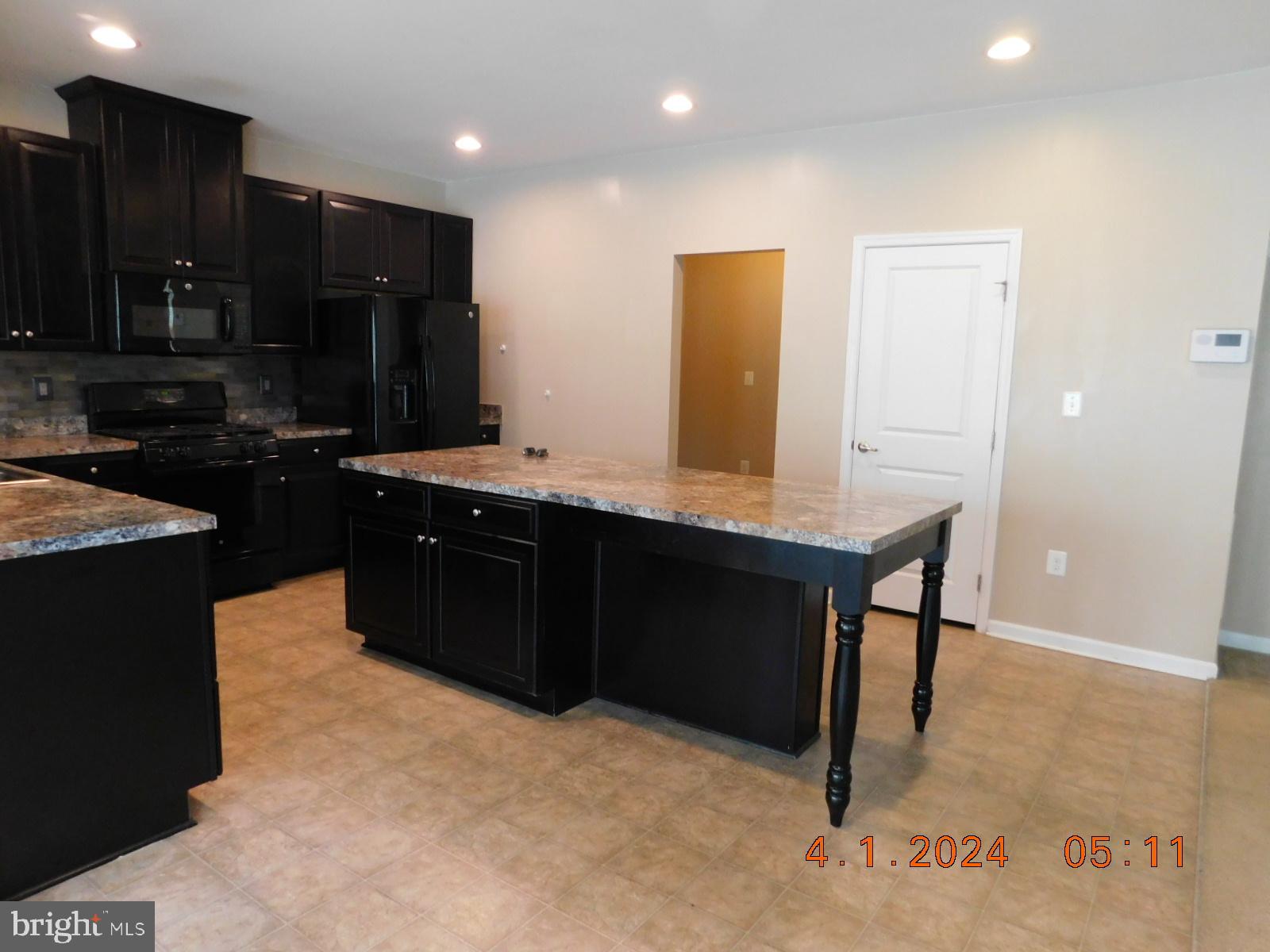 THREE FLAGS OF CULPEPER - Residential Lease