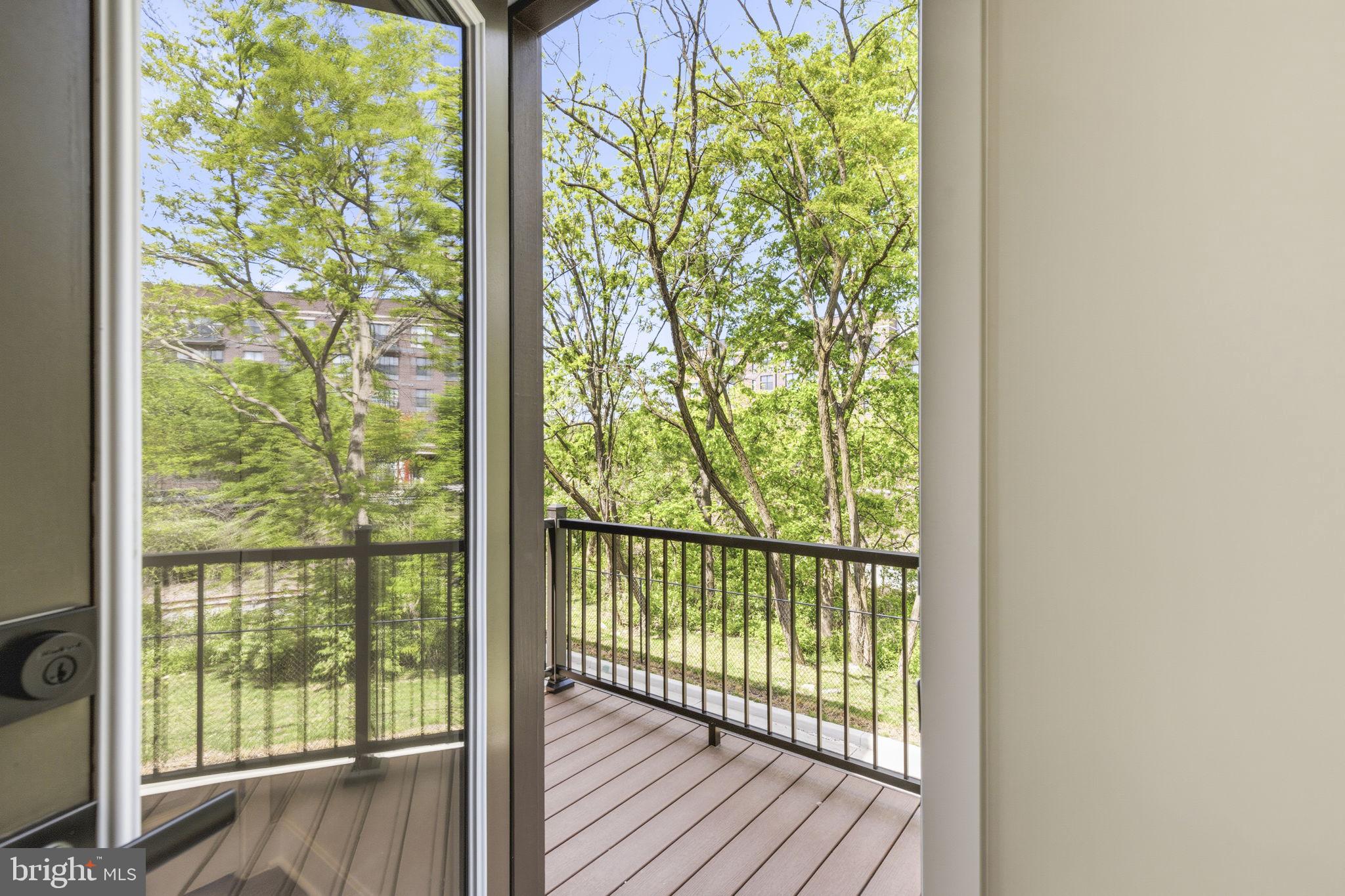 LOCUST POINT - Residential