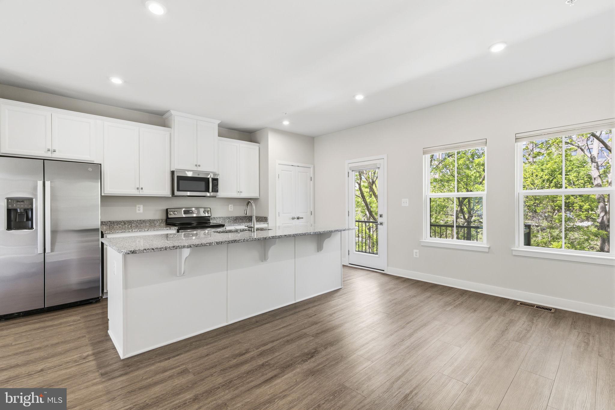 LOCUST POINT - Residential