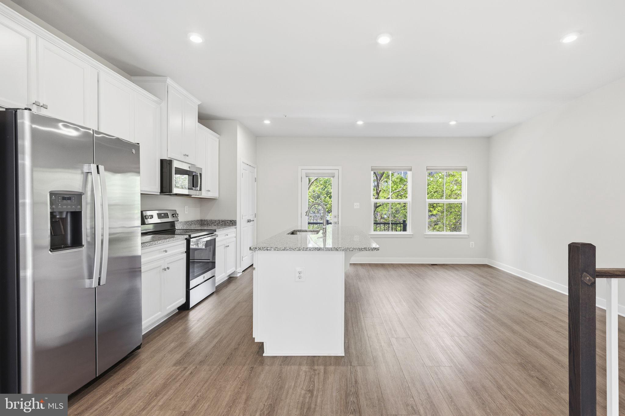 LOCUST POINT - Residential
