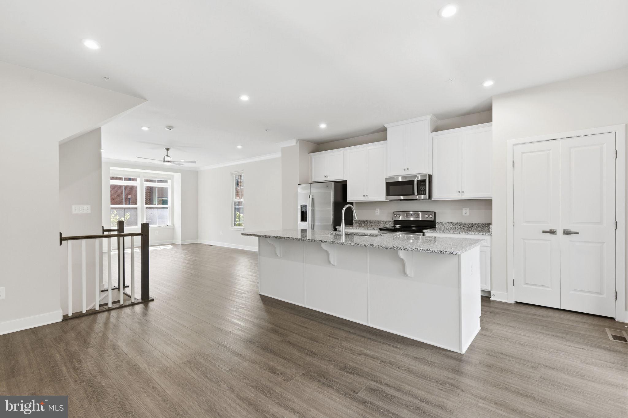 LOCUST POINT - Residential