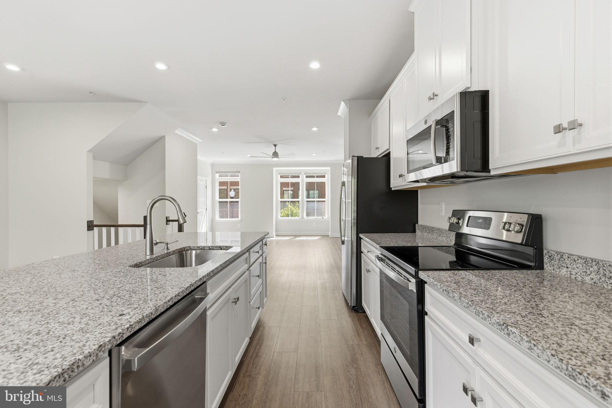 LOCUST POINT - Residential