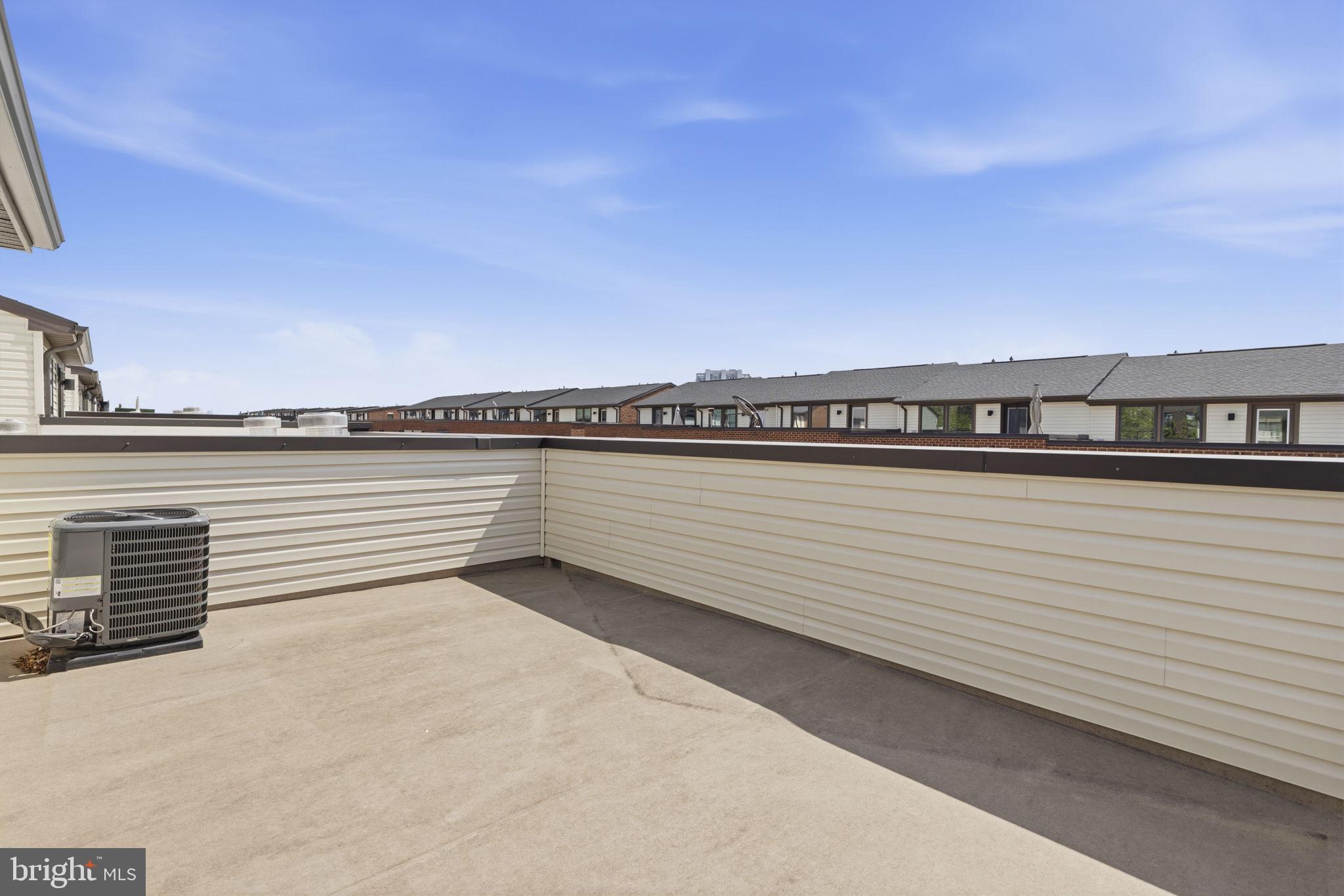 LOCUST POINT - Residential