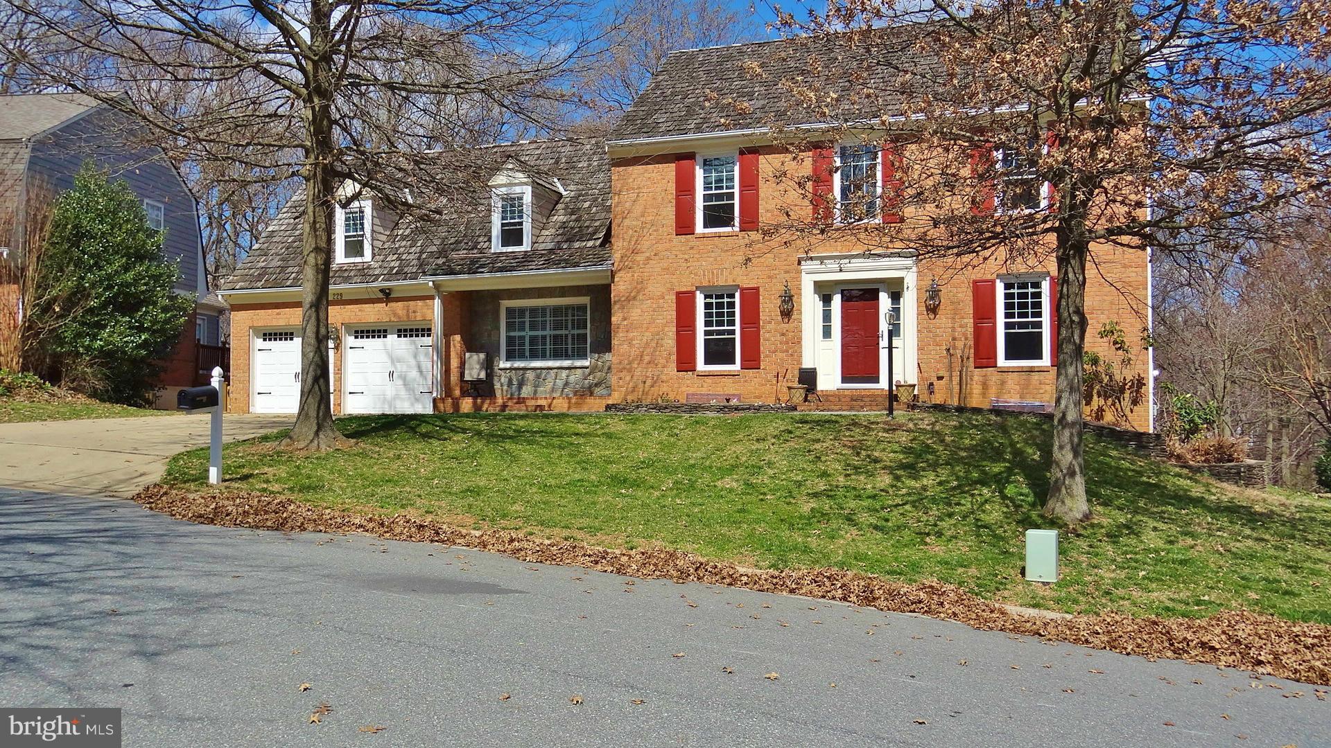 WASHINGTONIAN WOODS - Residential