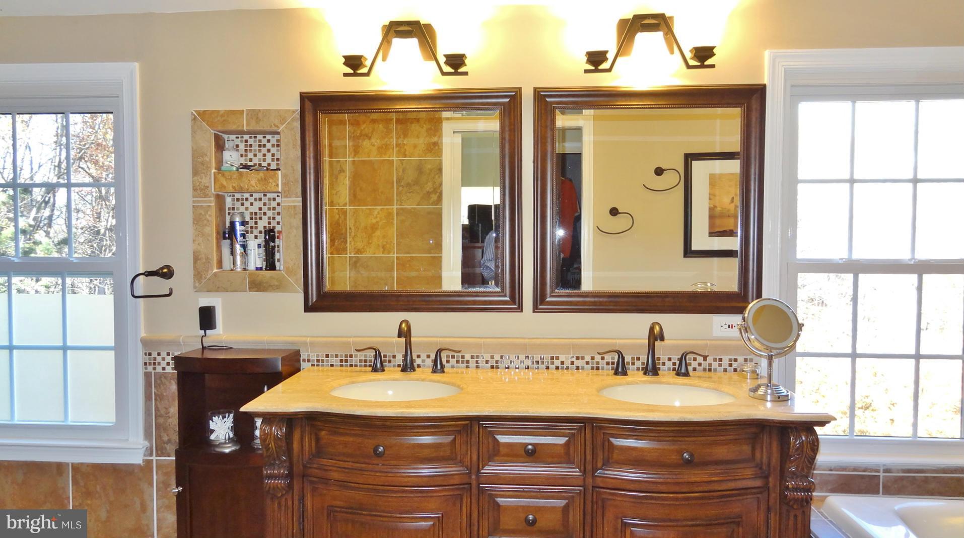 WASHINGTONIAN WOODS - Residential