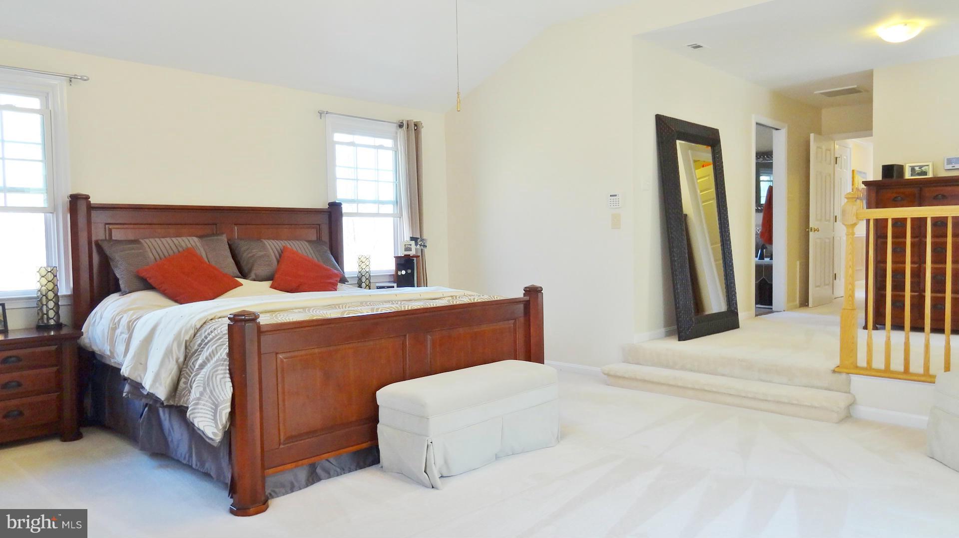 WASHINGTONIAN WOODS - Residential