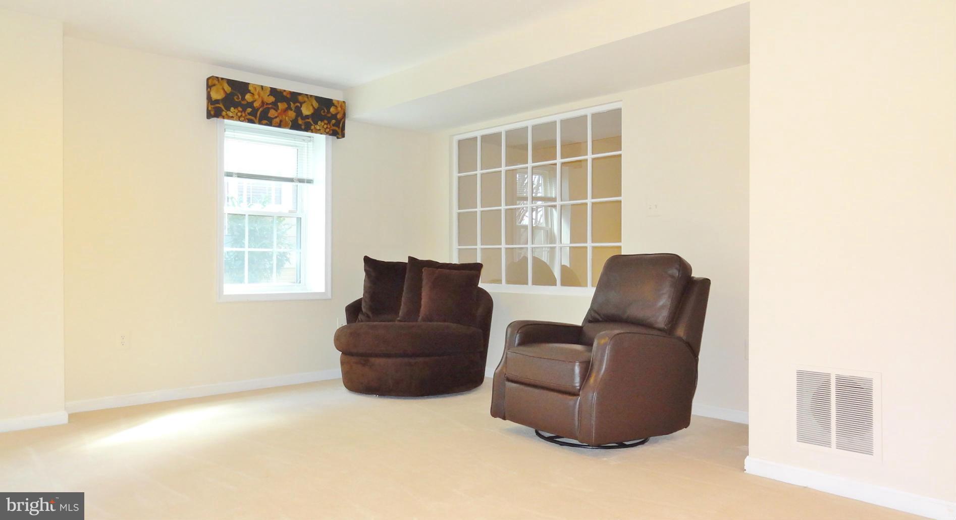 WASHINGTONIAN WOODS - Residential