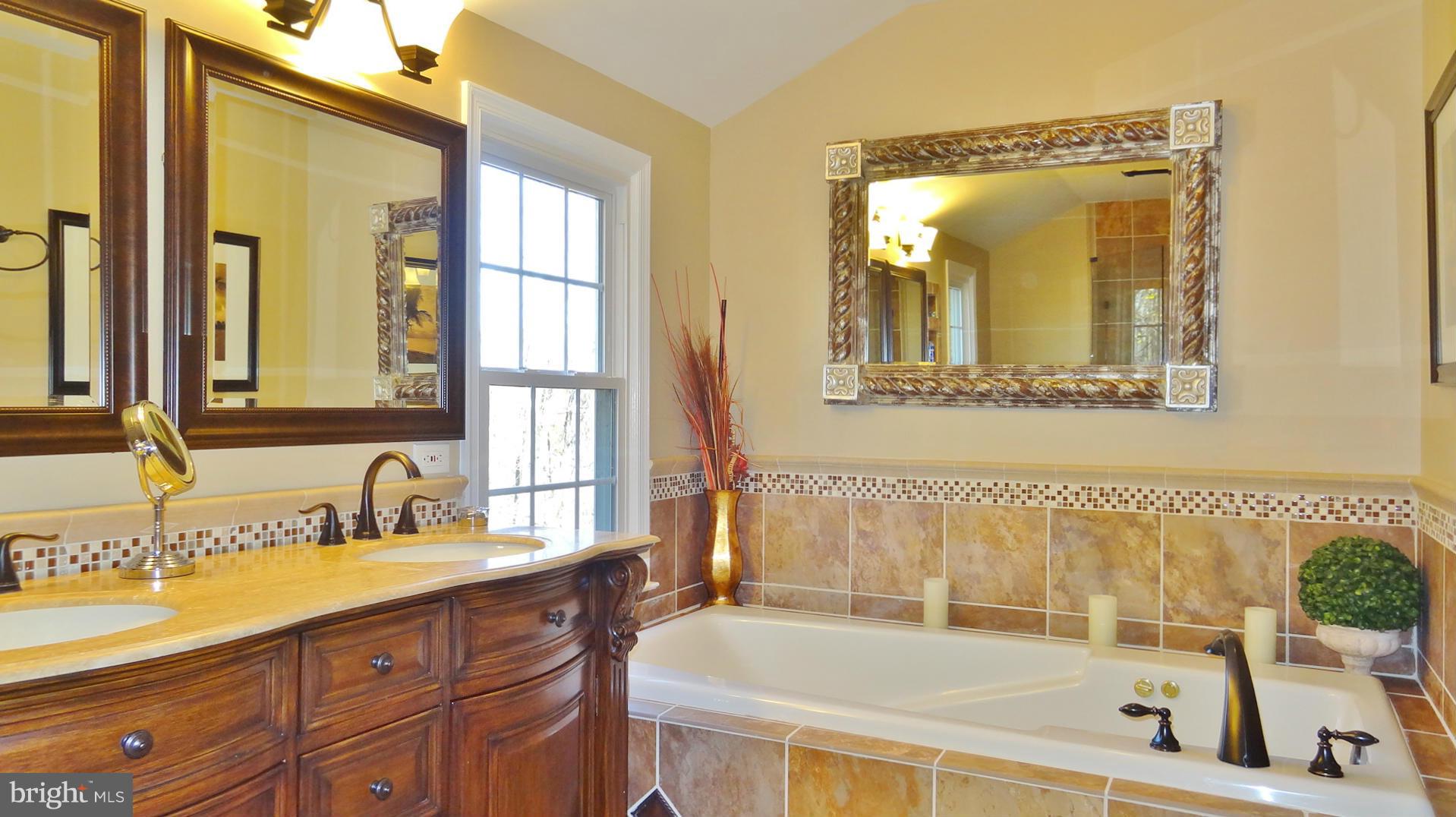 WASHINGTONIAN WOODS - Residential