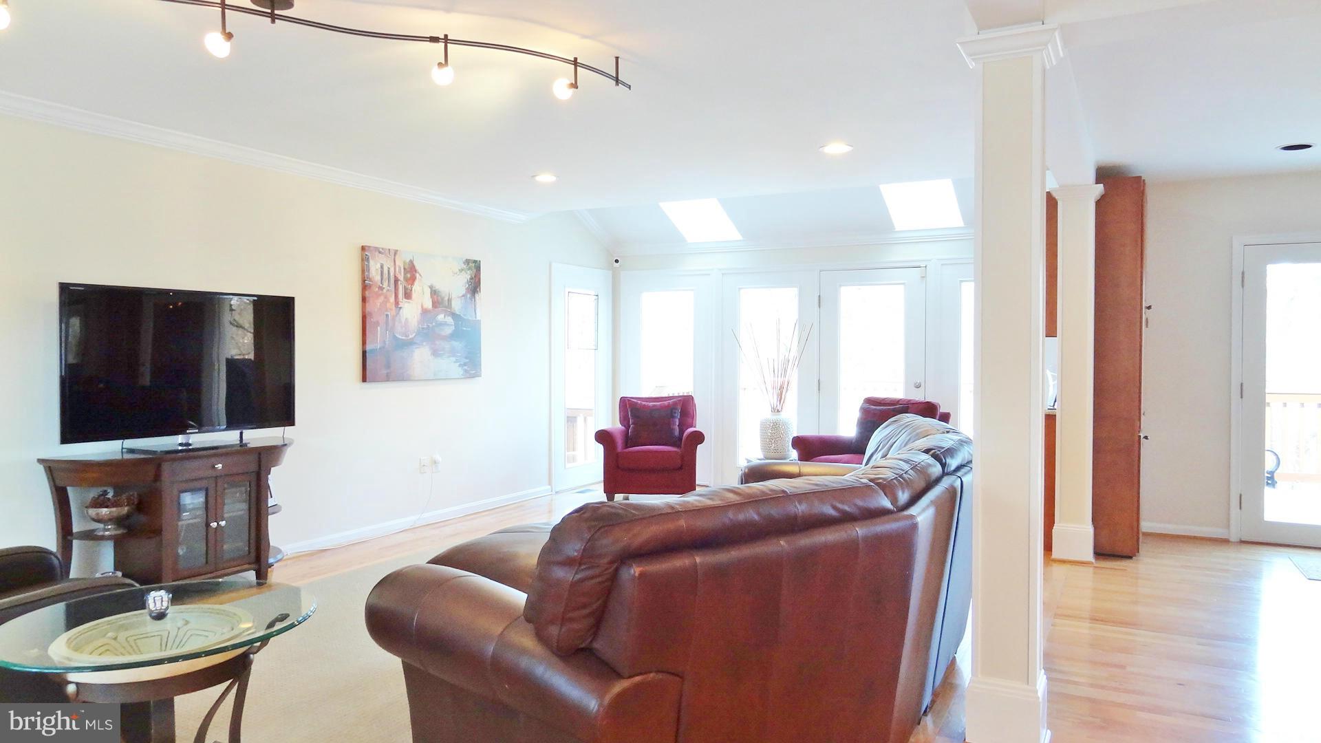 WASHINGTONIAN WOODS - Residential