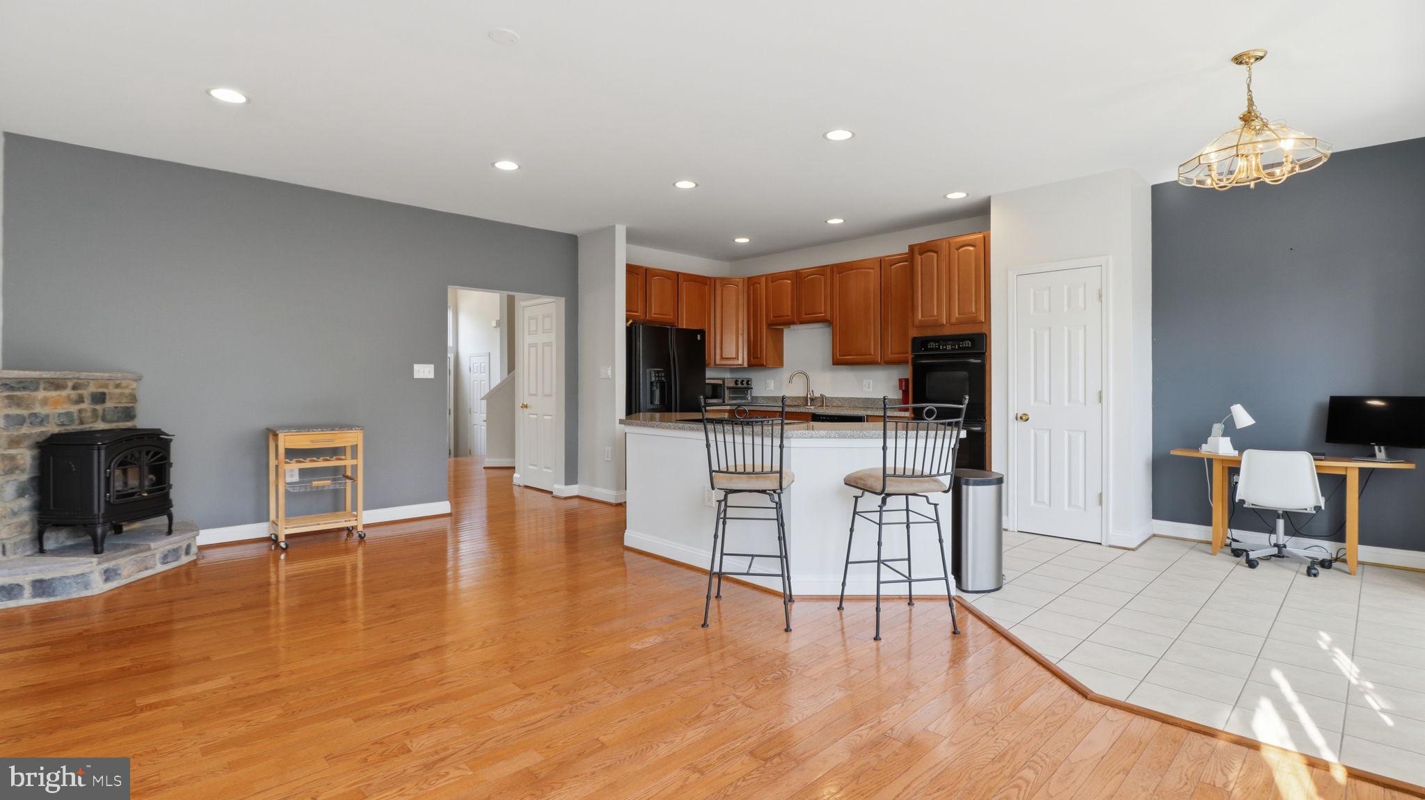 TOWNES OF BRANBURY GLEN - Residential