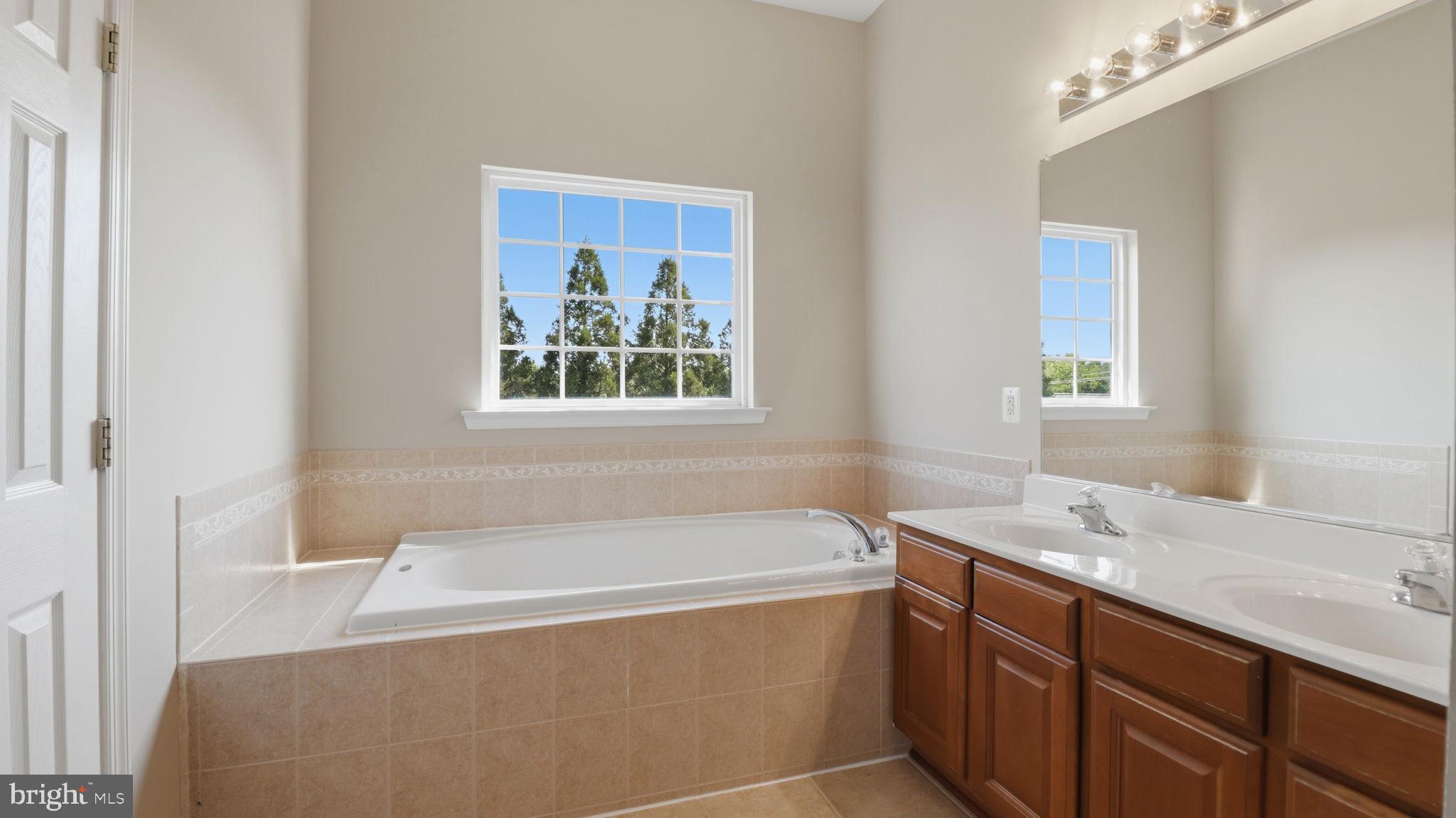 TOWNES OF BRANBURY GLEN - Residential