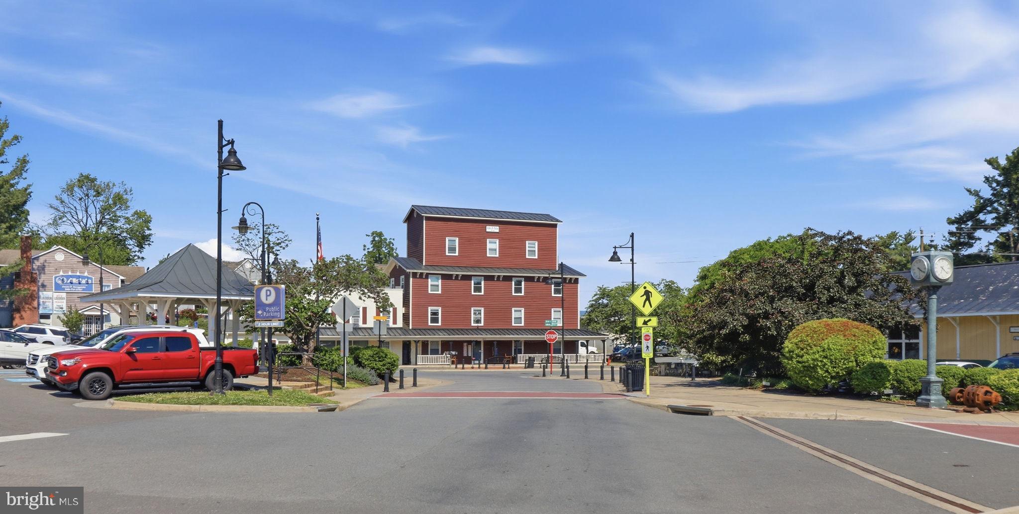 TOWNES OF BRANBURY GLEN - Residential