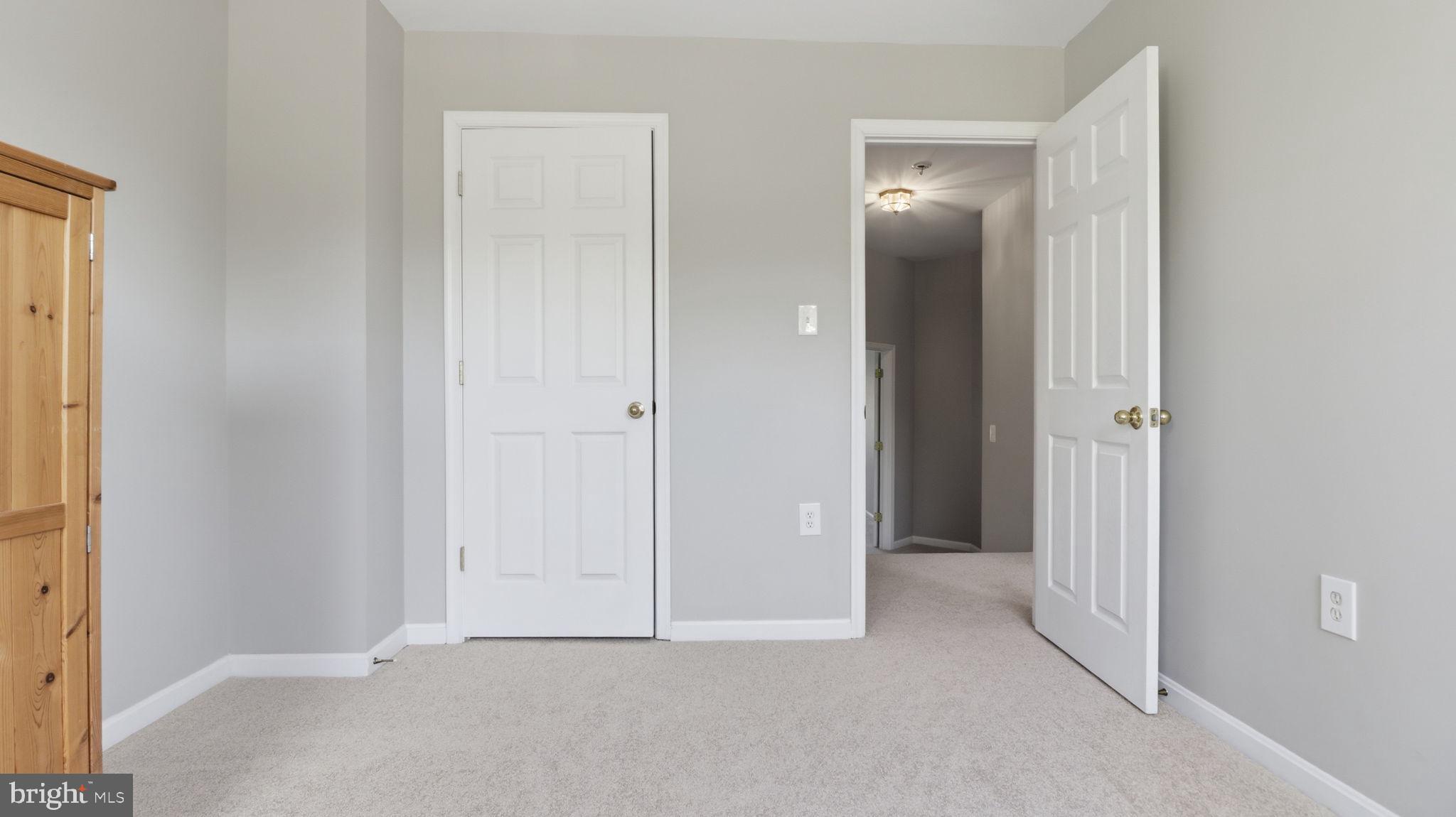 TOWNES OF BRANBURY GLEN - Residential
