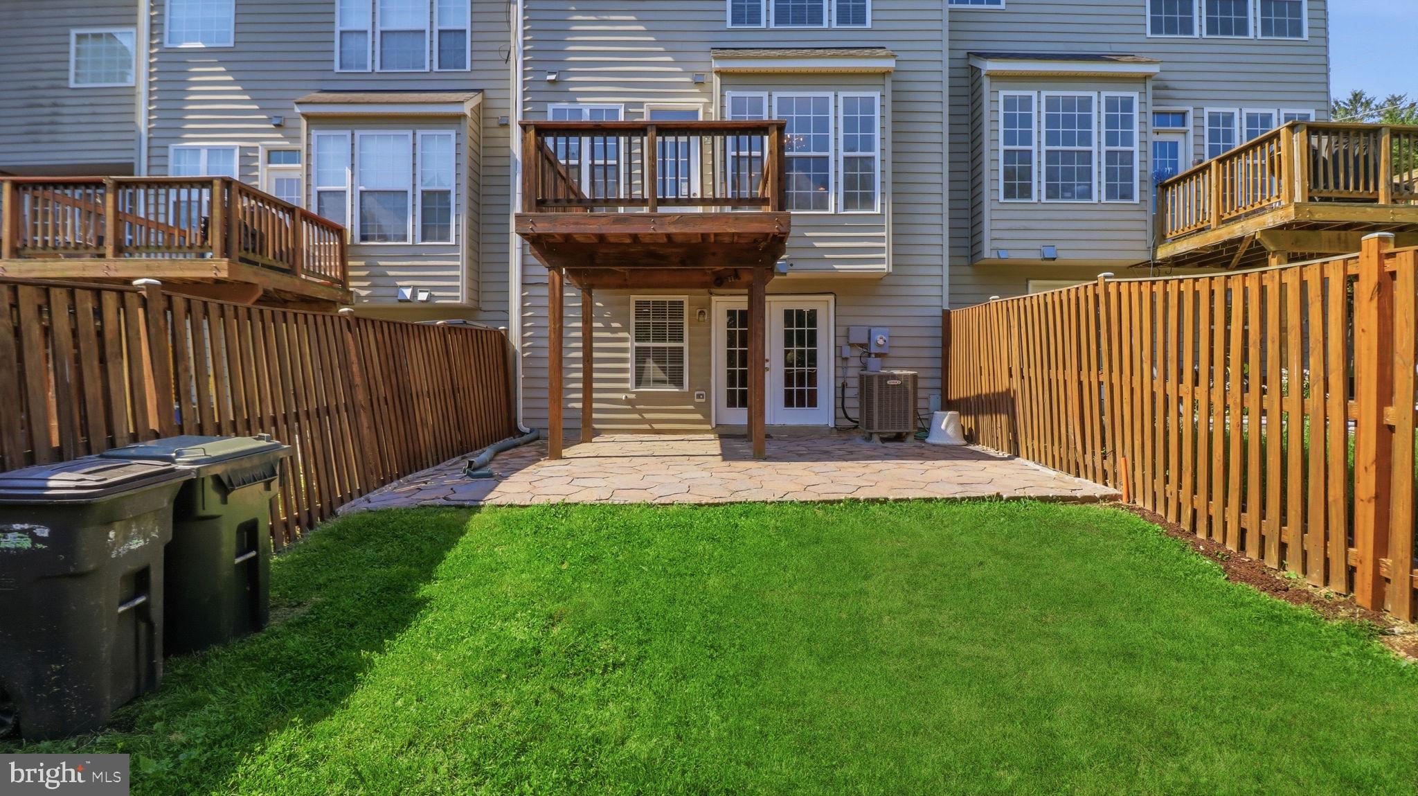 TOWNES OF BRANBURY GLEN - Residential