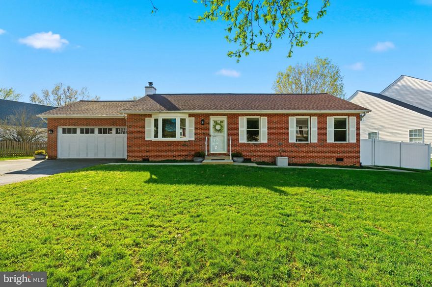 Well maintained all-brick rambler featuring an open floor plan designed for comfortable living and easy entertaining. The beautiful kitchen offers abundant cabinet and counter space, flowing seamlessly into the dining area and spacious family room. Primary bedroom with en suite boasting dual sinks, soak tub & separate shower. Enjoy year-round relaxation in the sun/Florida room, which connects to a deck—perfect for entertaining or unwinding. The fenced backyard includes a shed for extra storage. Complete with a 2-car garage and no HOA, this home offers both convenience and freedom. Close to shopping, dining, restaurants, theaters, and more!