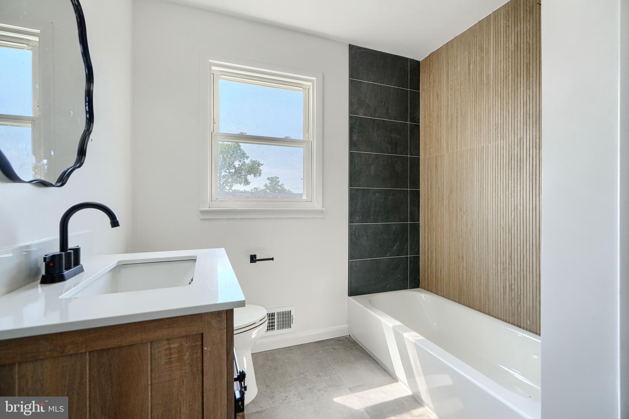 HARWOOD MANOR - Residential